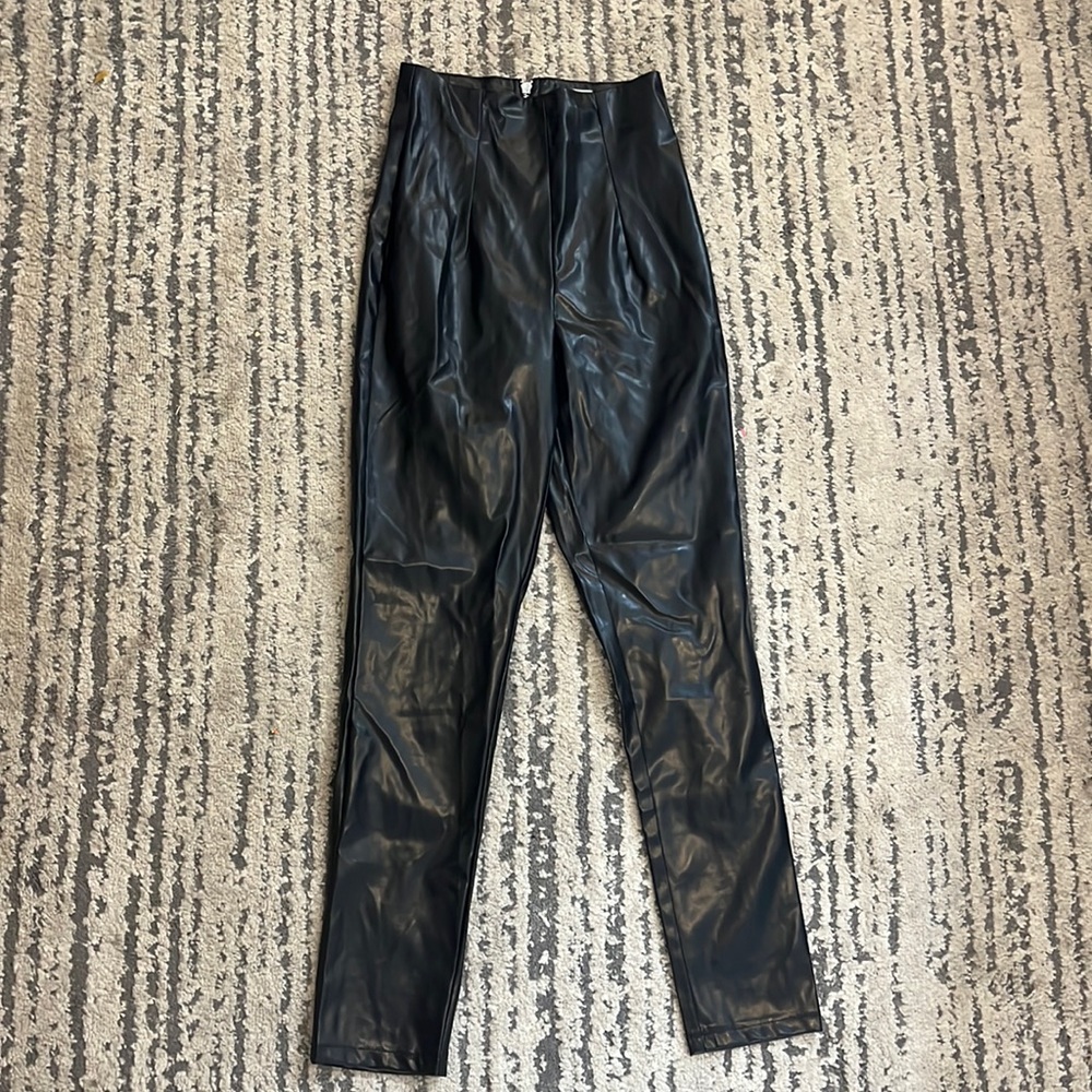 *NEVER WORN* Princess Polly Leather Pants - Picture 1 of 3